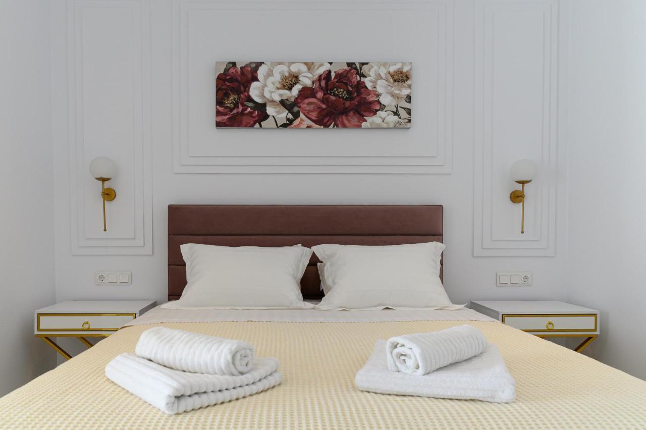 Dionisos Suites Lixouri Exterior photo