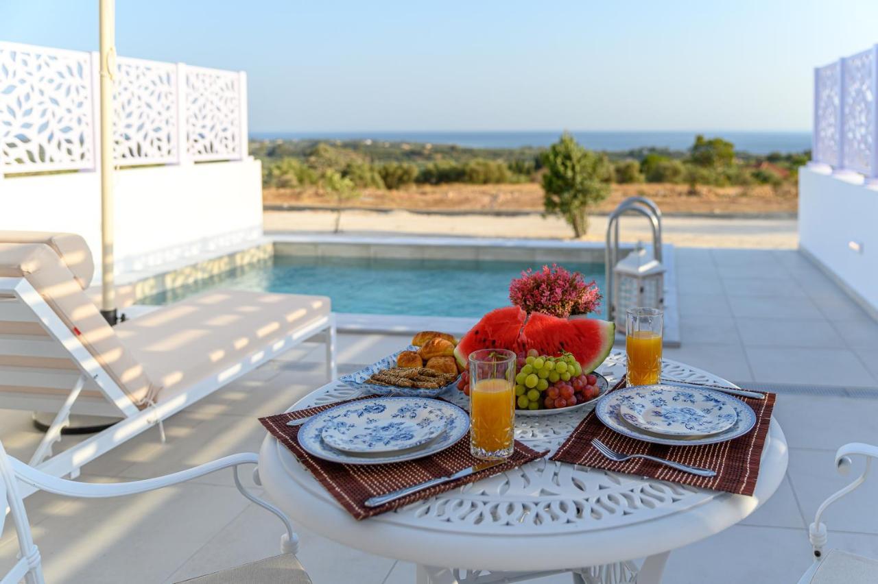 Dionisos Suites Lixouri Exterior photo